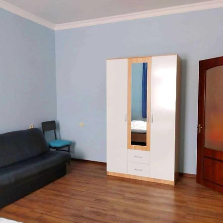 Apartment Near Sasundci Davit Metro Station Yerevan Luaran gambar
