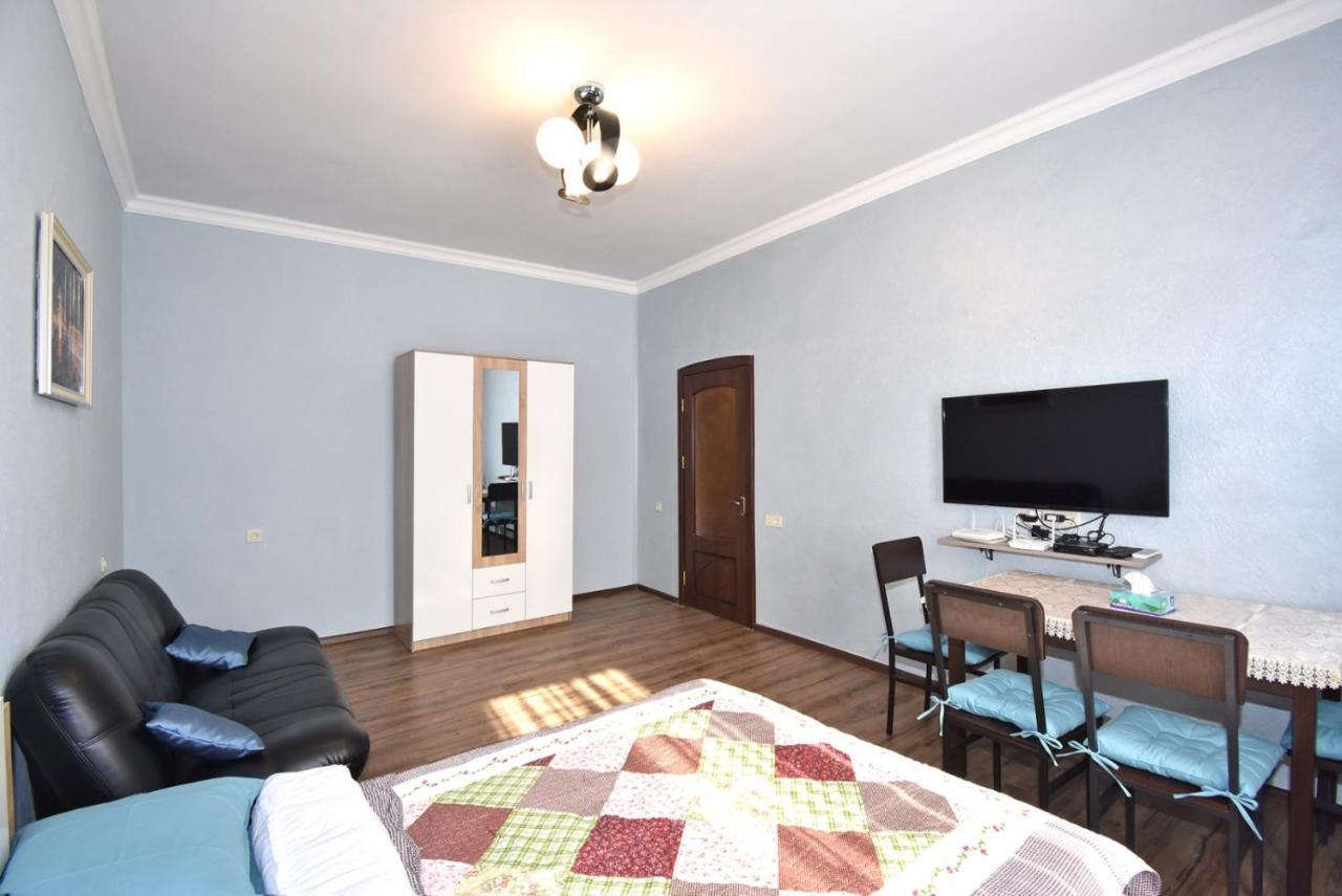 Apartment Near Sasundci Davit Metro Station Yerevan Luaran gambar